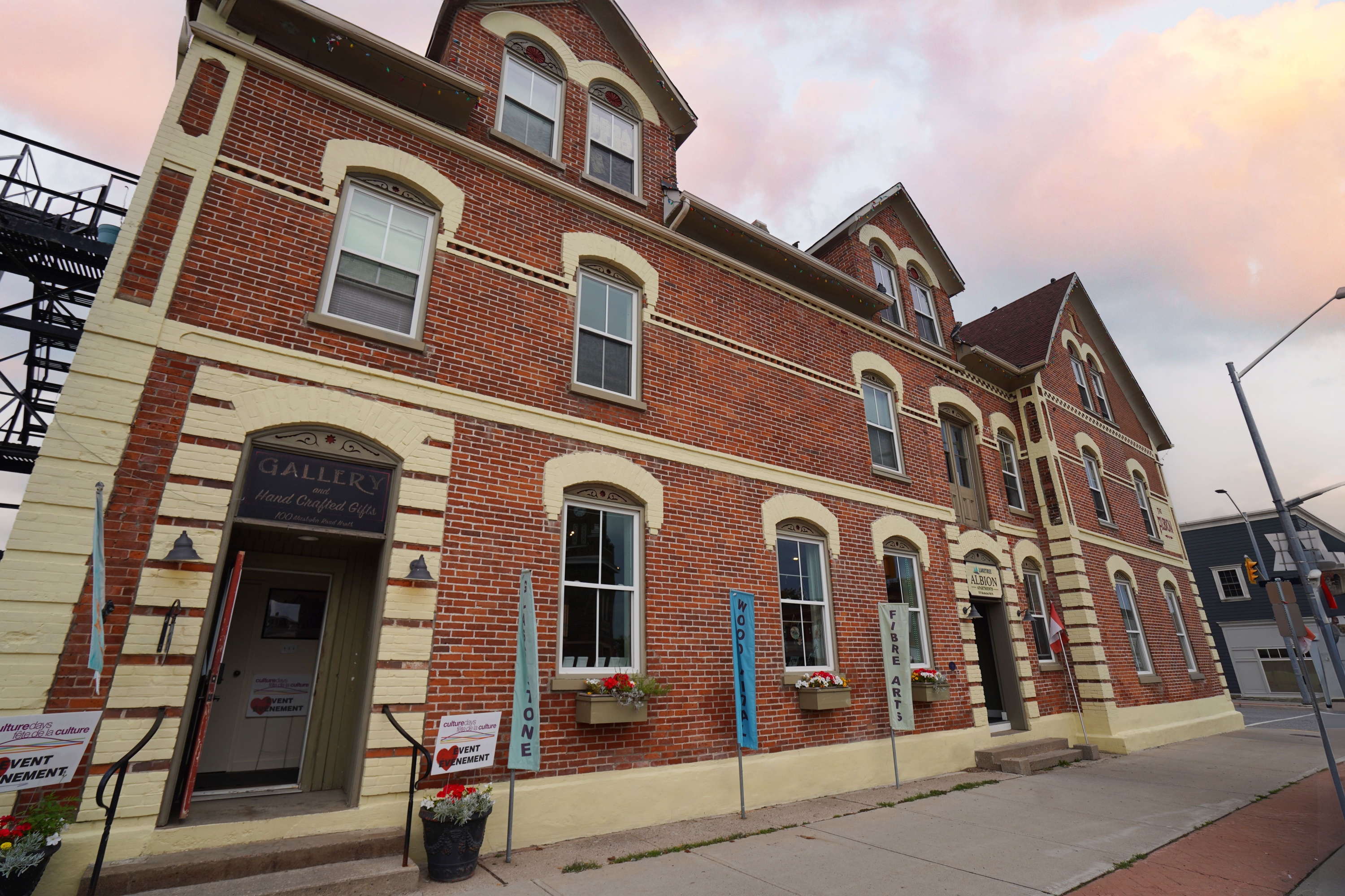 Property main image