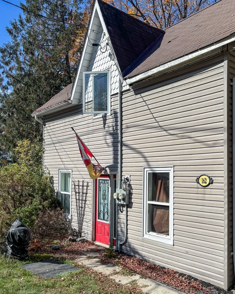 2-162 Main Street West