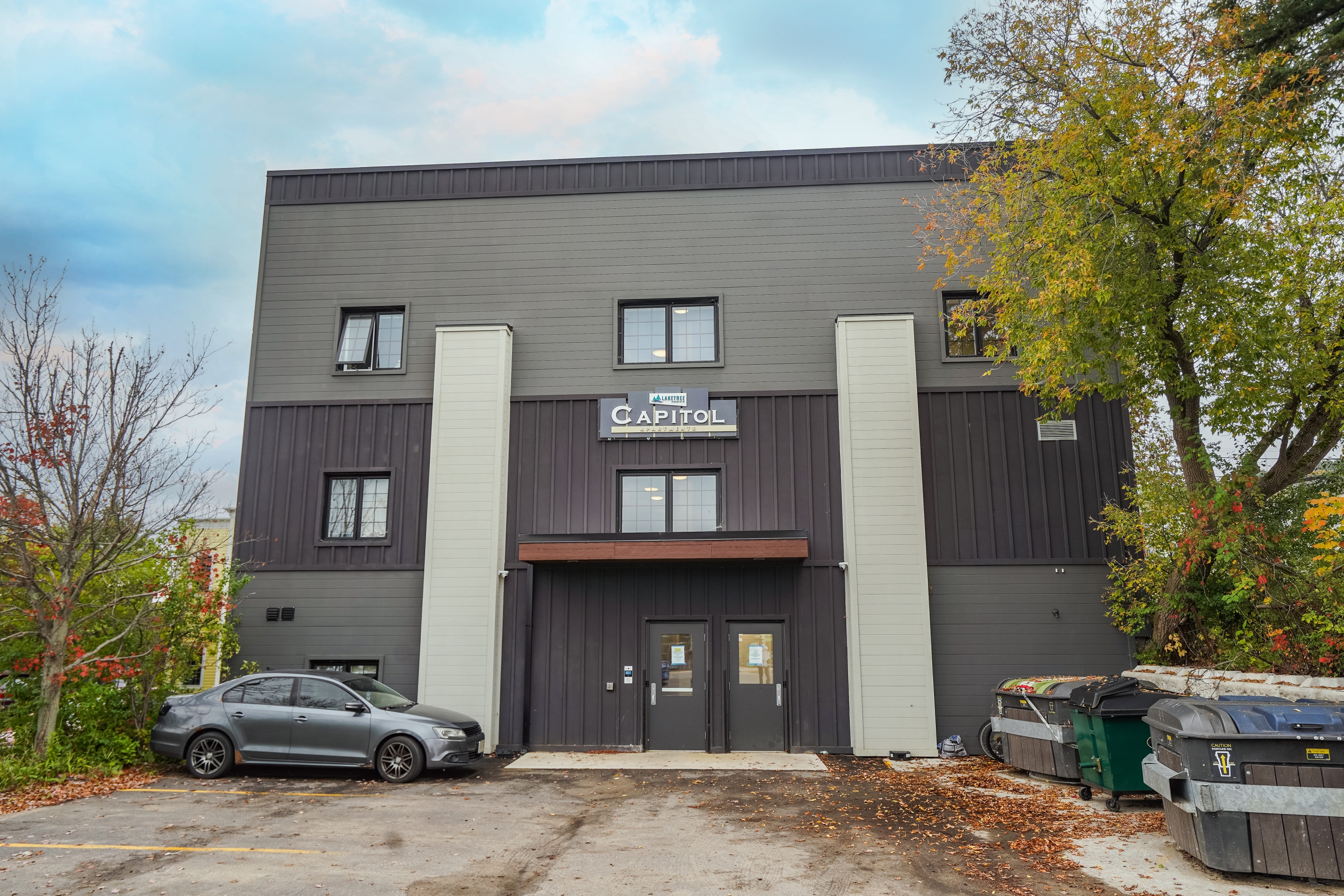 8 Main Street West - 302